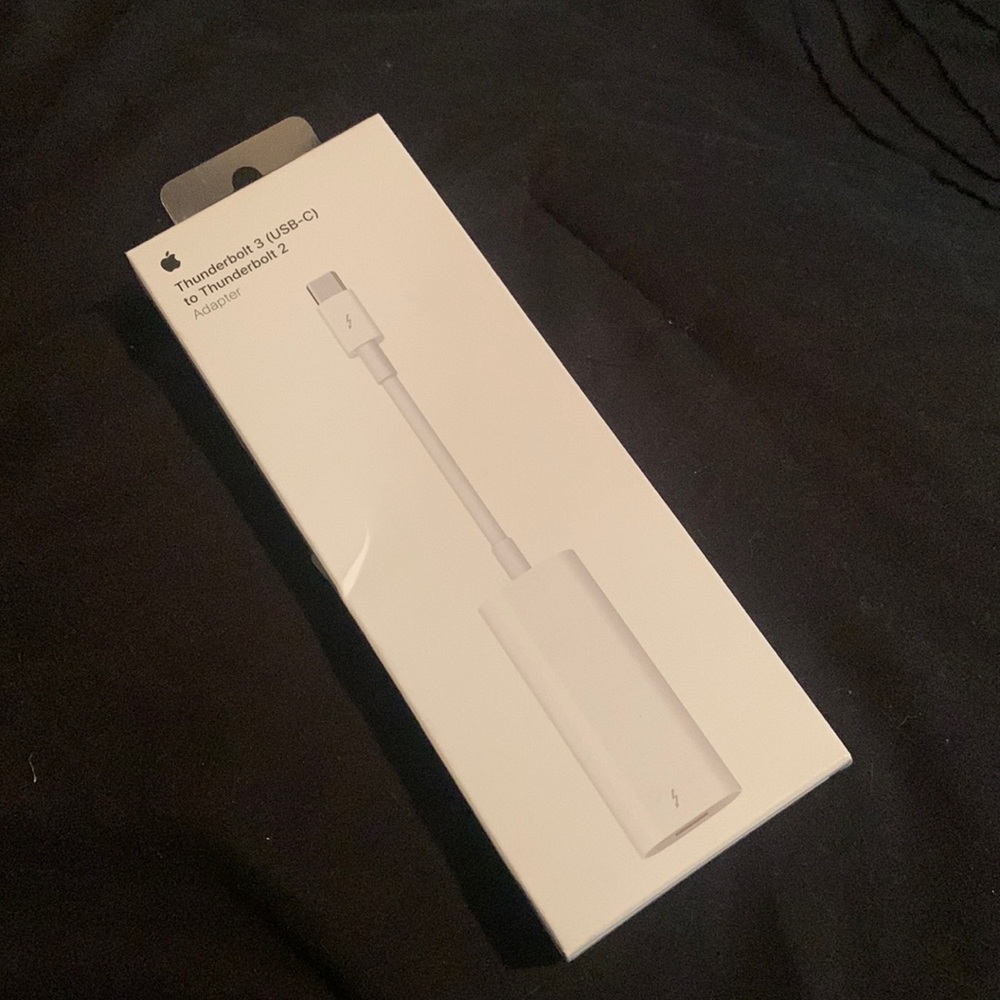 *NEW IN-Box* Thunderbolt 3 (USB-C) to Thunderbolt 2